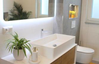 Großes Apartment mit Küche, Dusche, Badewanne, Balkon, Parkplatz vor dem Haus, ruhig gelegen, ADA4 - Foto 57