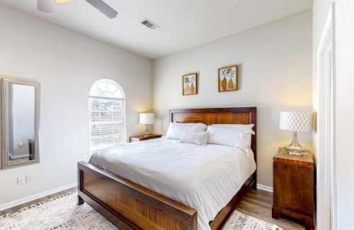 3 Mi to Downtown Conroe Updated Townhome with Yard - Foto 13