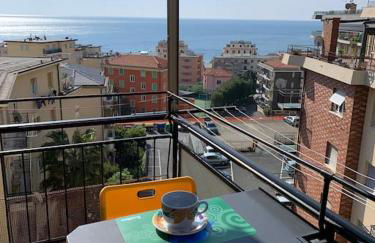 Luminoso alloggio vista mare, comodo alla spiaggia - Foto 4