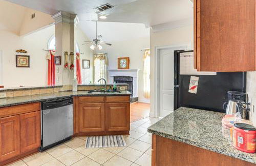 6 Mi to Southern Belle Farm Home with Patio! - Foto 9