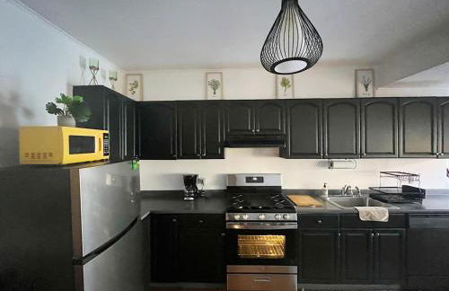 Ironbound 4 bdrm Industrial Suite! FREE parking - Photo 11