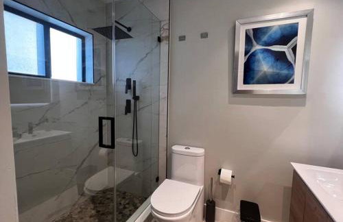 Luxurious Westchester Home Near Miami Clinics - Photo 7