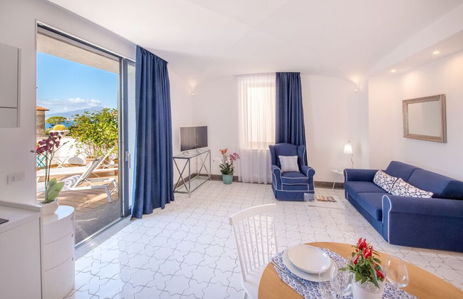 Luxury Villa with Penthouse, Pools and Sea View - Photo 59