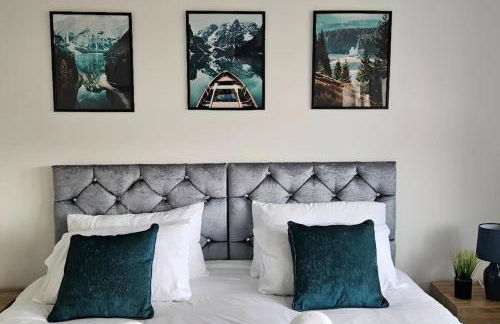 BSE Homes & Properties Ltd 4-Bedroom Home, Harlow , with Parking sleeps 6 - Foto 4