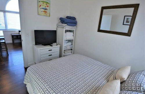 Remodeled, Grill, Outside Seating, Dock, Swimming - Photo 4