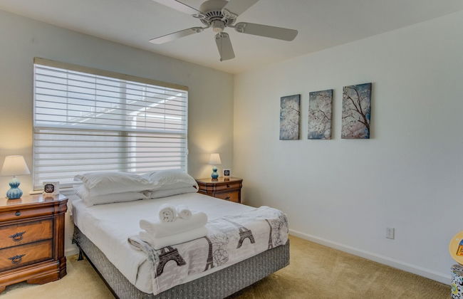 Urban Practicality! 3 Beds, Patios & Dog Friendly - Photo 4