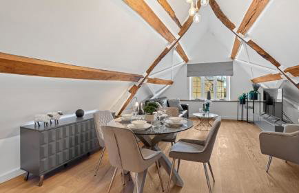 The Studio Cottage - Photo 2