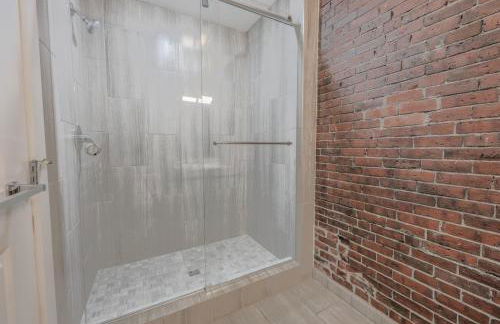 Unbeatable Location 4 bed Loft Parking Optional - Foto 16