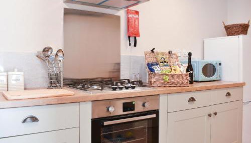 Carpenters Cottage - Photo 5