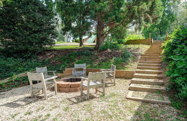 Sunset View 3 BDR Close to Downtown! - Photo 62