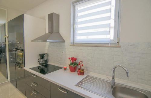 Villa Milena with heated pool and jacuzzi - Photo 26