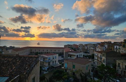 Suite Roccamare - Comfort d'Epoca e Vista da Sogno nel Cuore di Cefalù by CEFALU BIZ - Foto 26