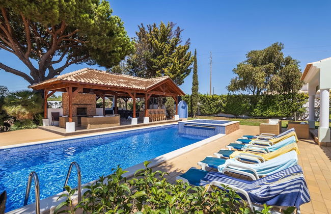 Villa Amendoeira in Olhos de gua - Foto 33