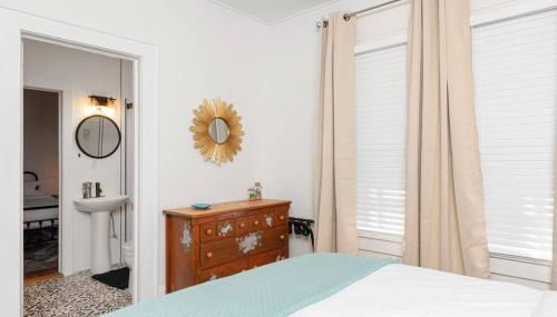 Historic Cherry Bungalow House - Midtown - Photo 2