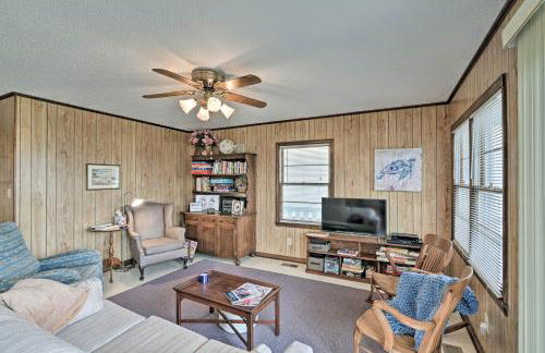 Pet-Friendly Second Row House Steps to Beach! - Foto 10