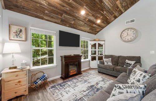 Coyote Cabin at Woodland Retreat at DeSoto beside DeSoto State Park - Foto 28