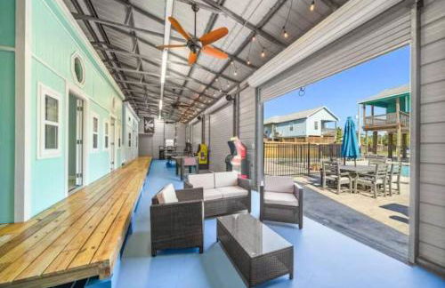 Gorgeous Home with Huge Private Pool and Game Room - Foto 72