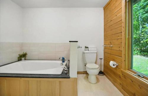 Lakefront Log Home on Huge Lake in Private Cove - Foto 26