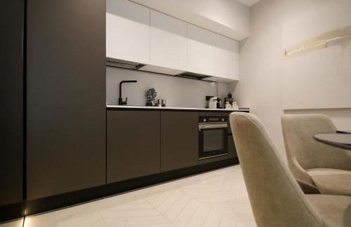 Spacious & Luxurious - Fully Renovated & Equipped 2BR Suite - Historical Centre - Photo 13