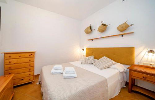 21 Sleeps Private Pool Villa & BBQ Near Barcelona - Foto 32