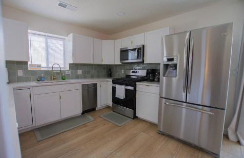 Bohemian ChiC SpaCation-Private HotTub-Close to Downtown-No Pet Fee! - Foto 12