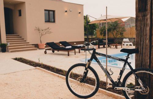 Cozy country home with heated outdoor pool - Photo 43