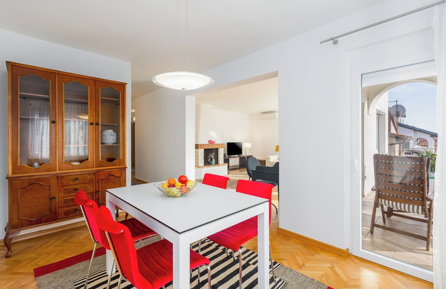 Elegant two-bedroom apartment with terrace in Rovinj - Photo 53