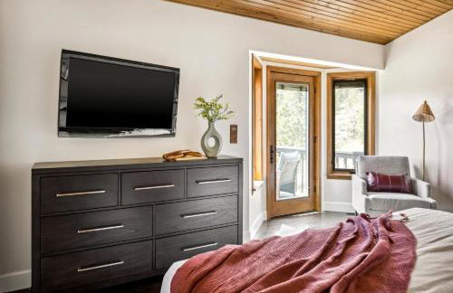 Hot Tub - Scenic Views - Spacious Deck - Game Room - Foto 25