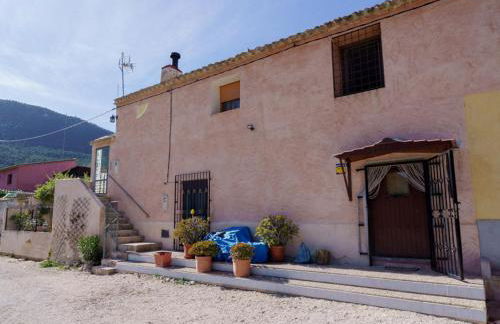Casa rural con jacuzzi y chimenea en paraje único - La Casa del Pino - Foto 2