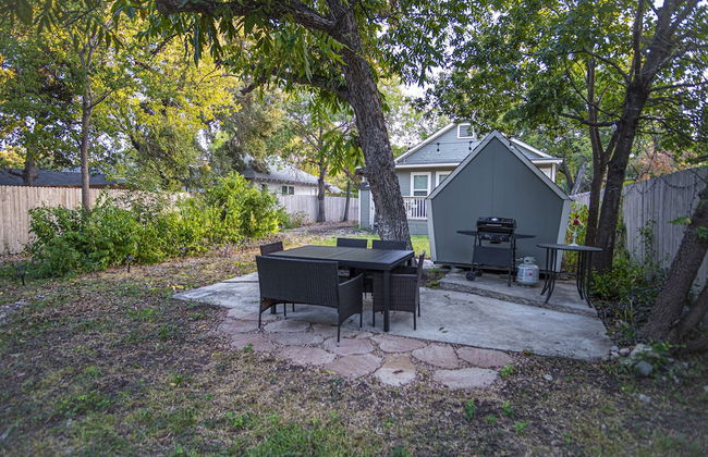 Chic Downtown Farmhouse With Garden and BBQ Grill - Foto 30