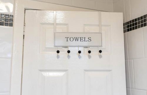 Spacious Home 10 mins to Airport & Braehead - Pass the Keys - Foto 36