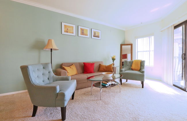 LAs Premier Apartments - Photo 50