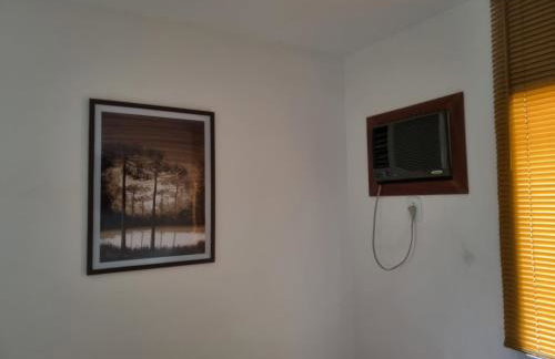 Apartamento Frente para o Mar - Varandão com Blindex - Vista para o Mar - 1 Suite e mais 2 Quartos-Ar Condicionado - 2 Vagas - BEIRA MAR - 70 metros da Praia ,TVS SMART GERAL -WI-FI -DISNEY PLUS- PORT 24 HORAS-KIT PRAIA-ROUPA DE CAMA 2 XCASAIS - Foto 52
