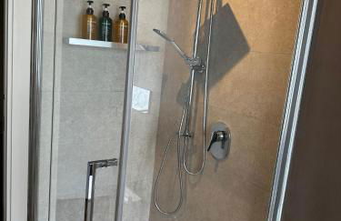 The Captain Apartments Marina next to Verbella Leonardo Academy MXP - Photo 14