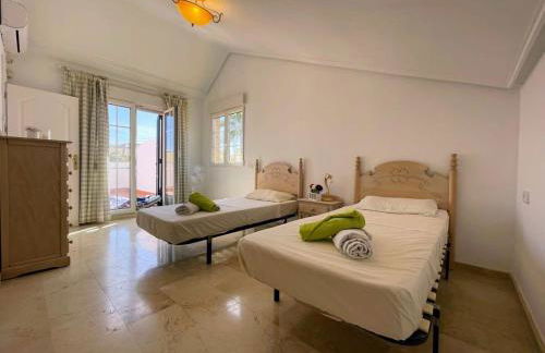 3 Bed Townhouse Overlooking Com Pool LD314 - Foto 17