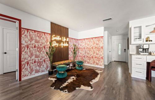 Texas Willow Ranch - Epic Luxury Retreat with Pool, Game room, Soccer, BBQ, Fire table - Foto 17