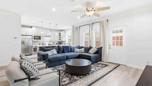 O18B Spacious 3BR Home Sleeps 10 With 2 Living Areas - Foto 2