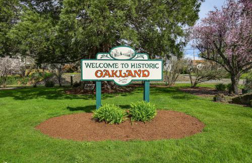 Private Pond and Dock! Cozy Cabin in Southern Oregon - Foto 30