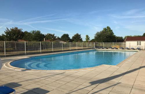 Villa in Les Forges with Pool & Golf Access - Foto 1