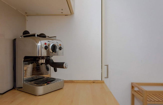 Contemporary 2 Bedroom Flat in Bayswater - Photo 4