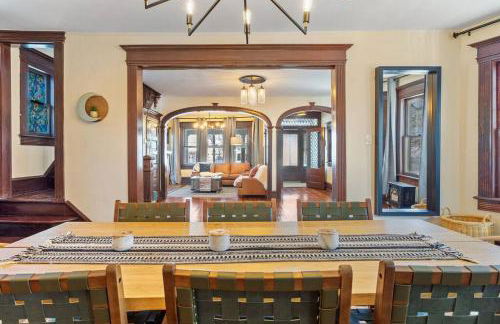 AC 9 BR 4BA Victorian Manor - 1 Block to Beach - Foto 43