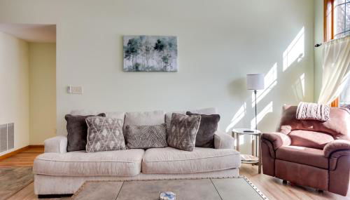 5 Mi to Sno-Eagles Trails Lakefront Getaway! - Foto 4