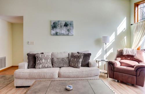 5 Mi to Sno-Eagles Trails Lakefront Getaway! - Photo 4