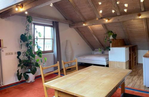 Sonnige 2-Zimmer Wohnung unterm Dach - Foto 2