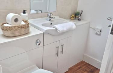 Hyland Apartment by CityNest - Foto 25