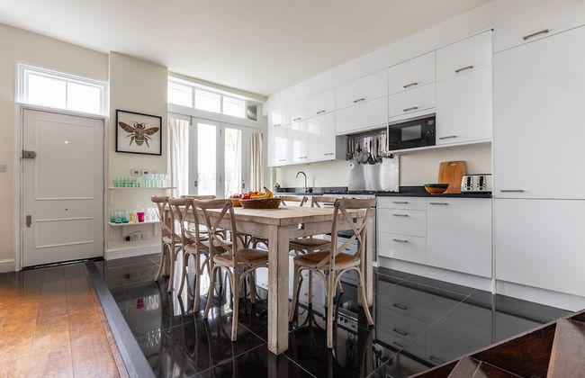 Codrington Mews III by Onefinestay - Photo 25