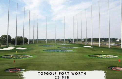 5BR w Backyard Paradise Pool Cinema Games - Foto 50