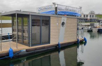 Mobiles Hausboot El'milia mit eigener Ankerboje auf dem See - Foto 18