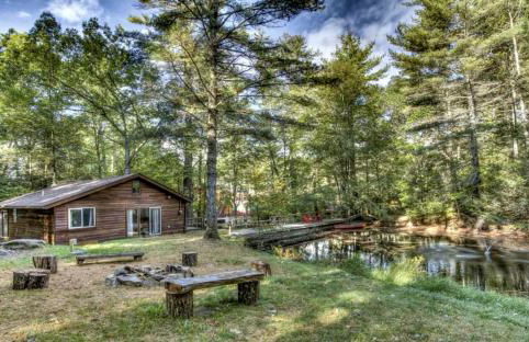 Cozy Cottage Rental with Small Private Pond in Canadensis, Pennsylvania - Foto 1