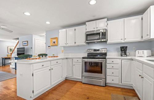 Cozy Bungalow Close to Downtown - Foto 8